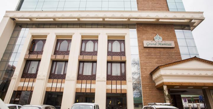 Radisson Srinagar Hotel ภายนอก รูปภาพ