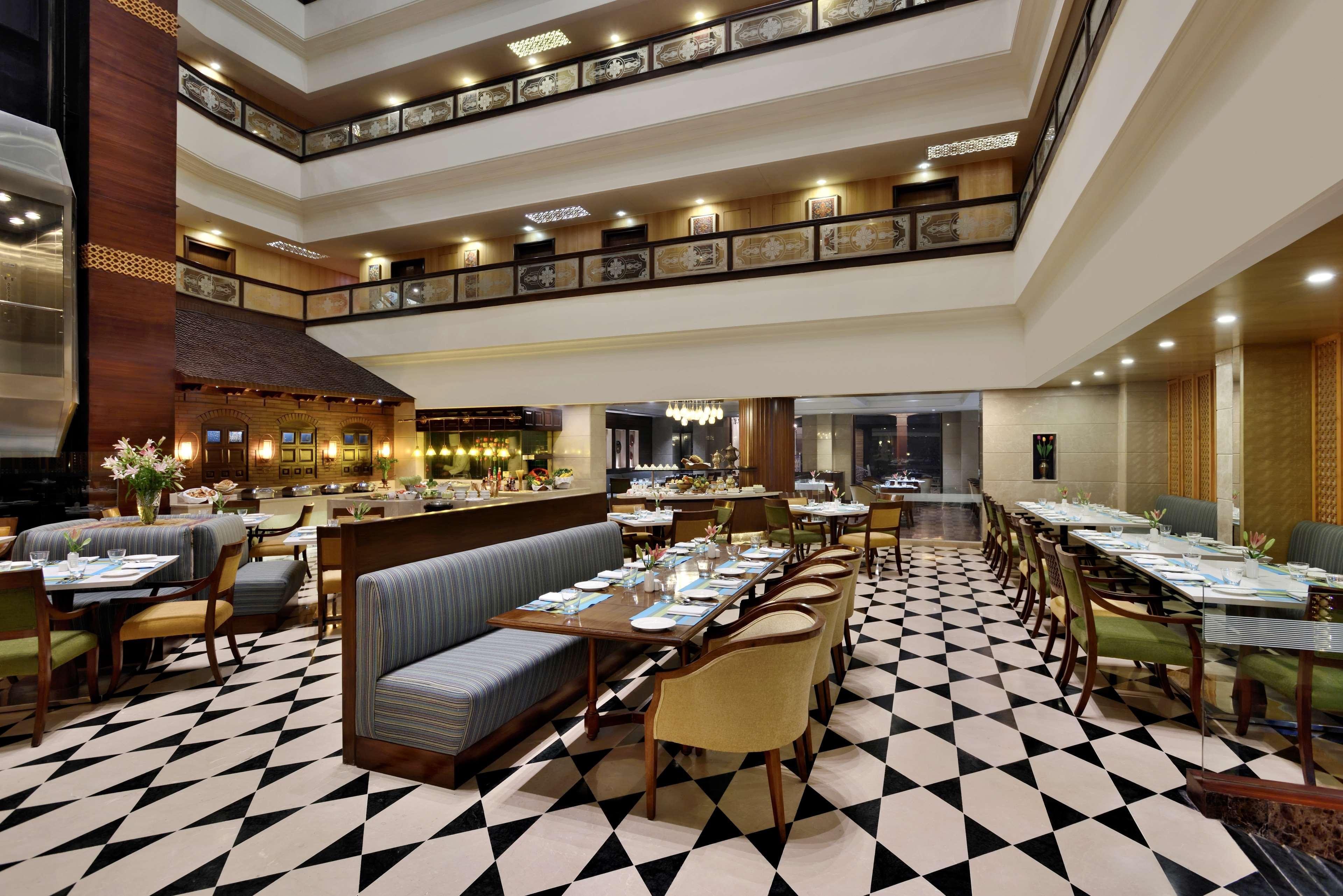 Radisson Srinagar Hotel ภายนอก รูปภาพ